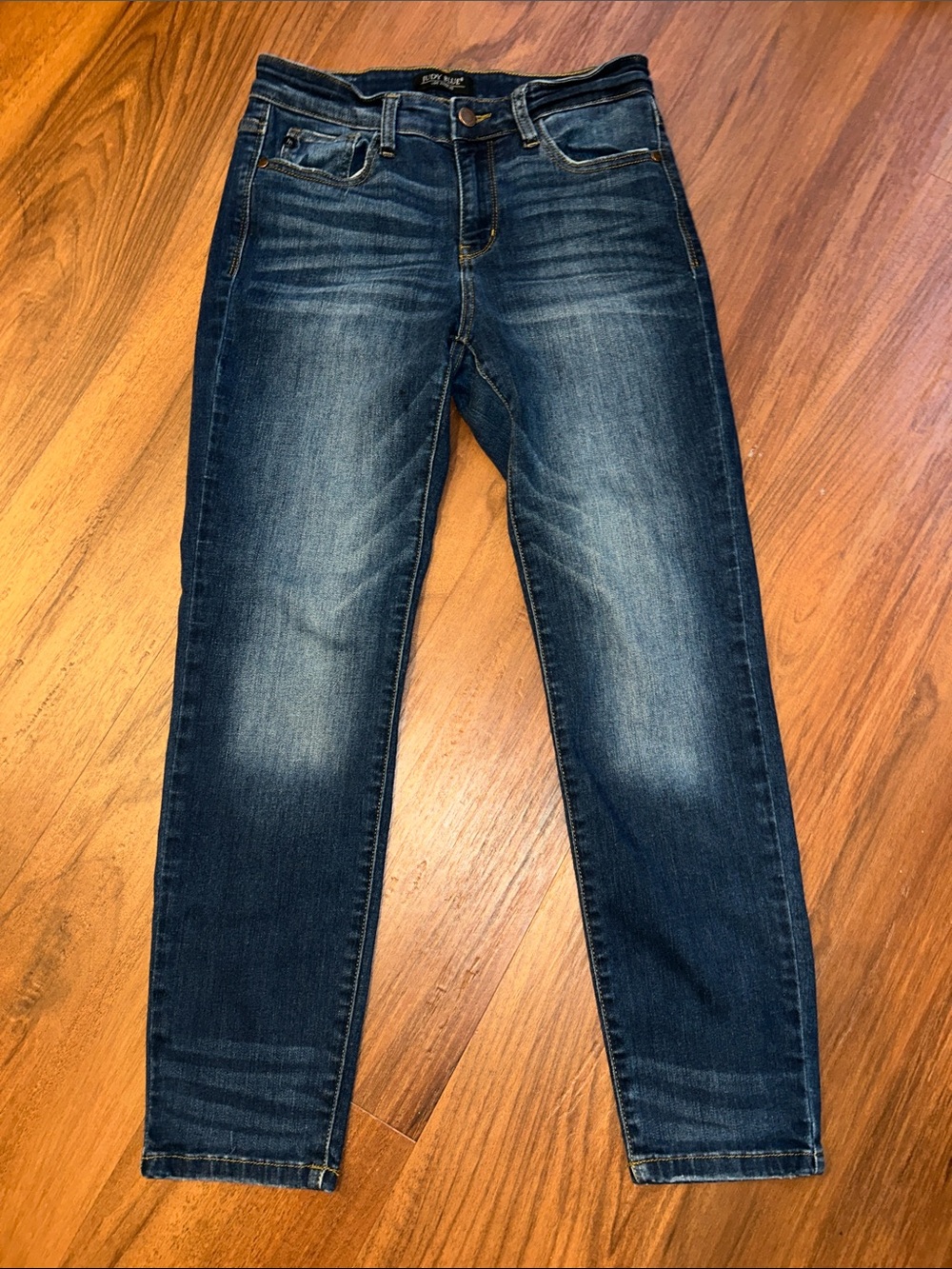 Judy Blue Dark Wash Relaxed Fit Flattering Classic Whisker Distressed Jeans 7/28
